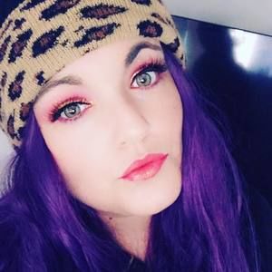 Meet your Posher, Eva